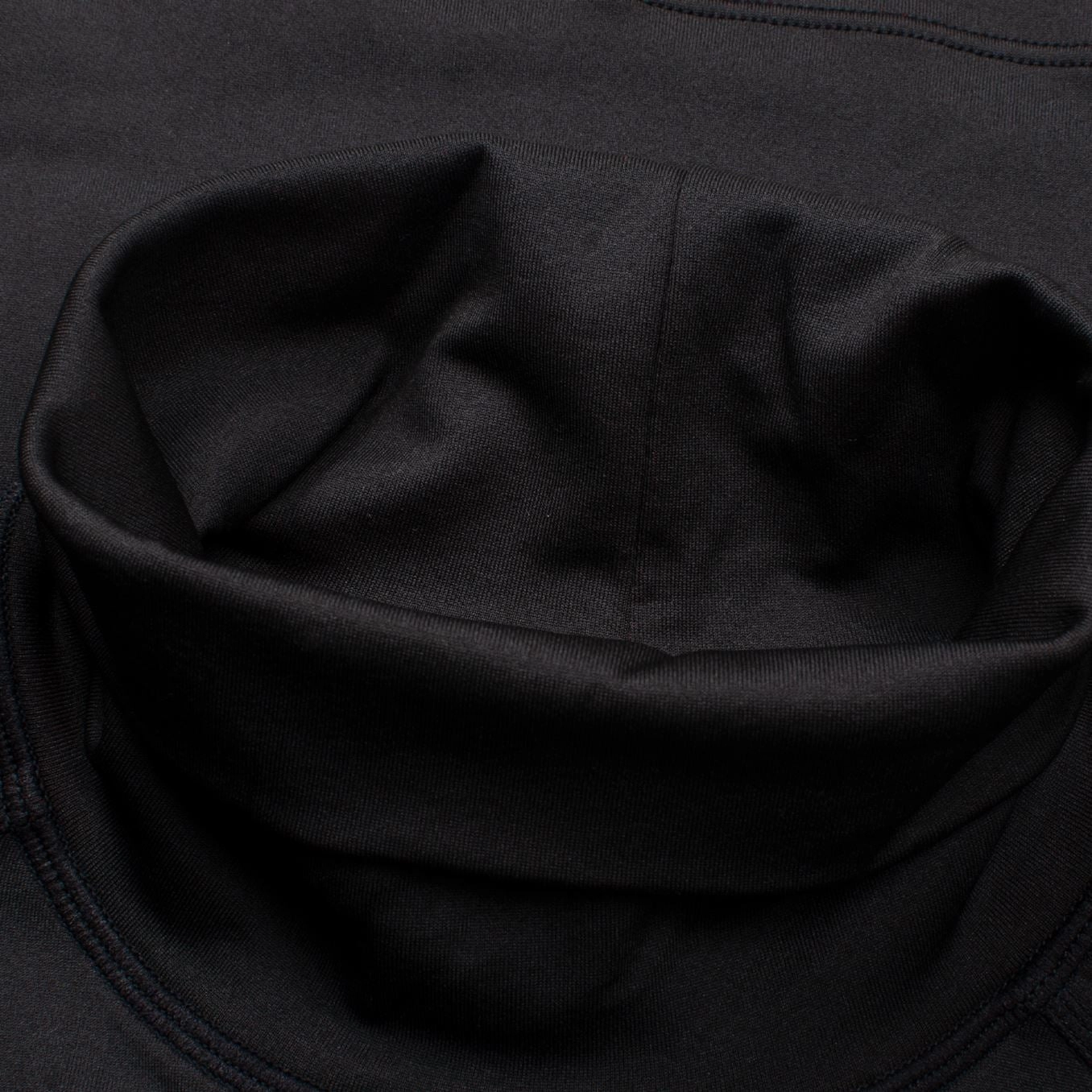 Edwin Thermal Roll Neck Black/Red Galvin Green Men's Apparel