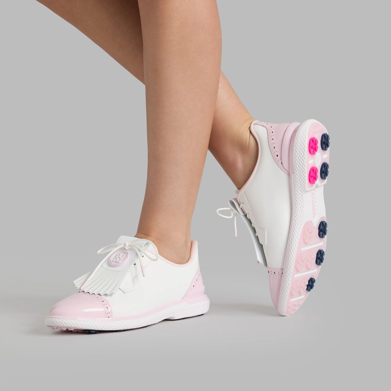 G/FORE WOMEN'S GALLIVAN2R BROGUE KILTIE CAP TOE GOLF SHOE - SNOW / BLUSH Women's High-Performance Golf Shoes