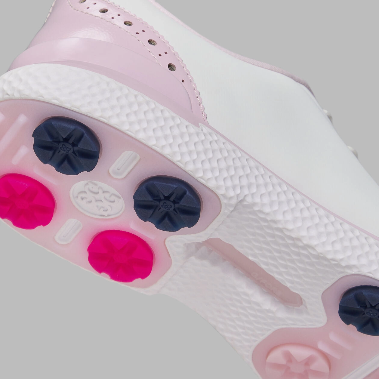 G/FORE WOMEN'S GALLIVAN2R BROGUE KILTIE CAP TOE GOLF SHOE - SNOW / BLUSH Women's High-Performance Golf Shoes