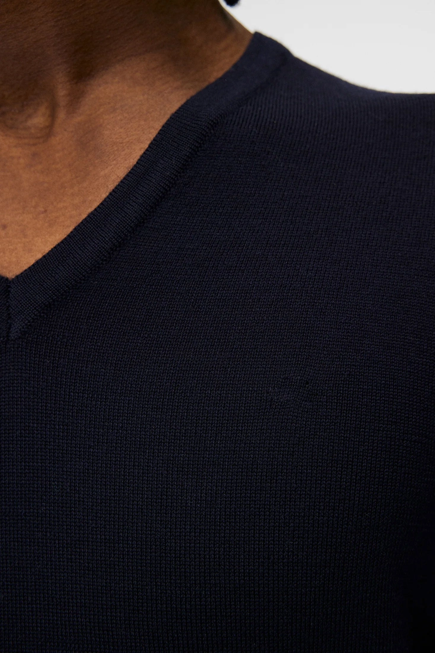 J.Lindeberg Lymann Mens V-Neck Fine Merino Sweater- NAVY J.Lindeberg Men's Apparel