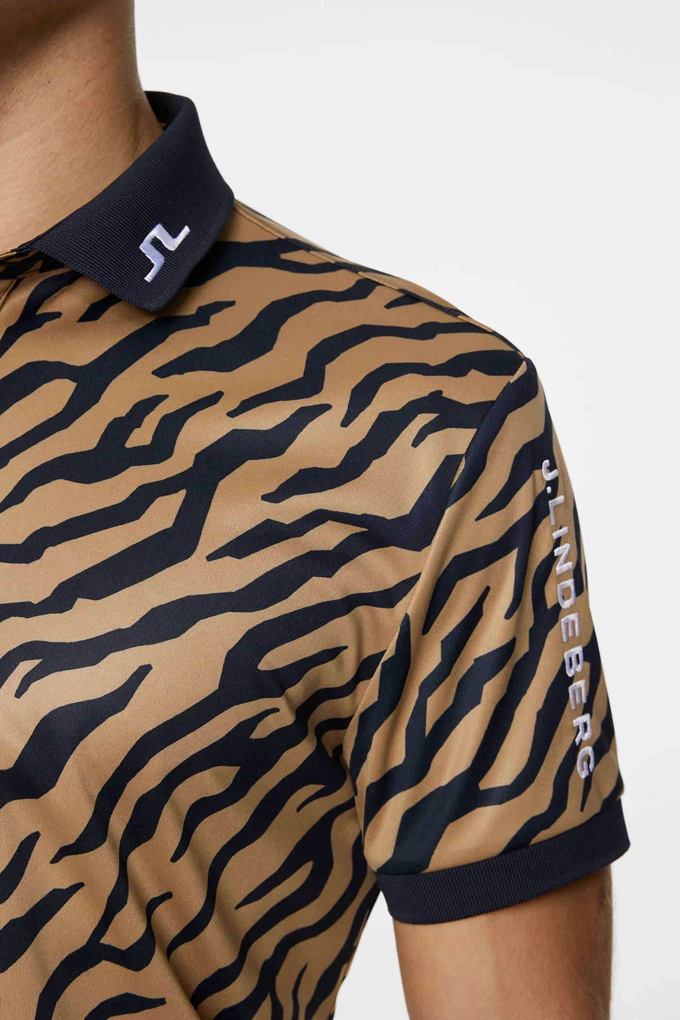 J.Lindeberg Mens Reg Fit TOUR TECH PRINT Polo - TOUR TIGER BROWN J.Lindeberg Men's Apparel