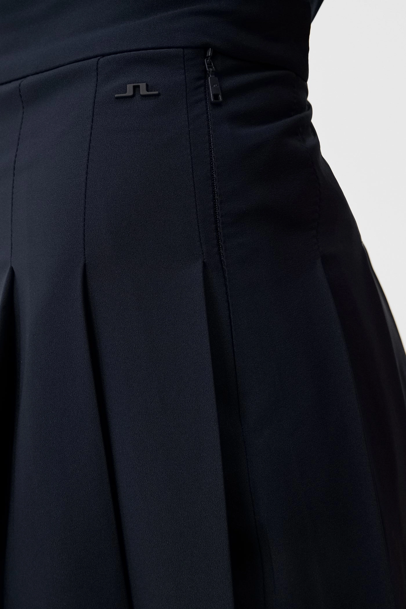 J.Lindeberg Women's ADINA Skirt - JL NAVY J.Lindeberg Men's Apparel
