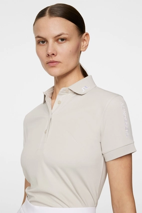 J.Lindeberg Women's TOUR TECH Polo - MOONBEAM J.Lindeberg men's golf clothing